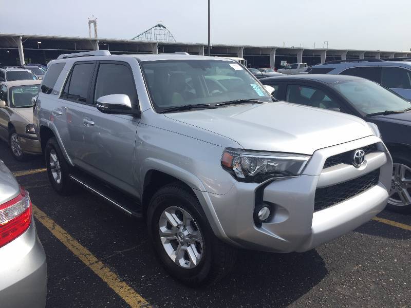 2016 Toyota 4 Runner SR5.......ONLY 4,131 Miles.....LIKE NEW