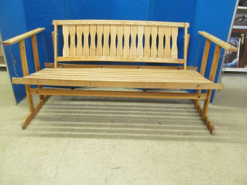 lot 5 image: porch swing