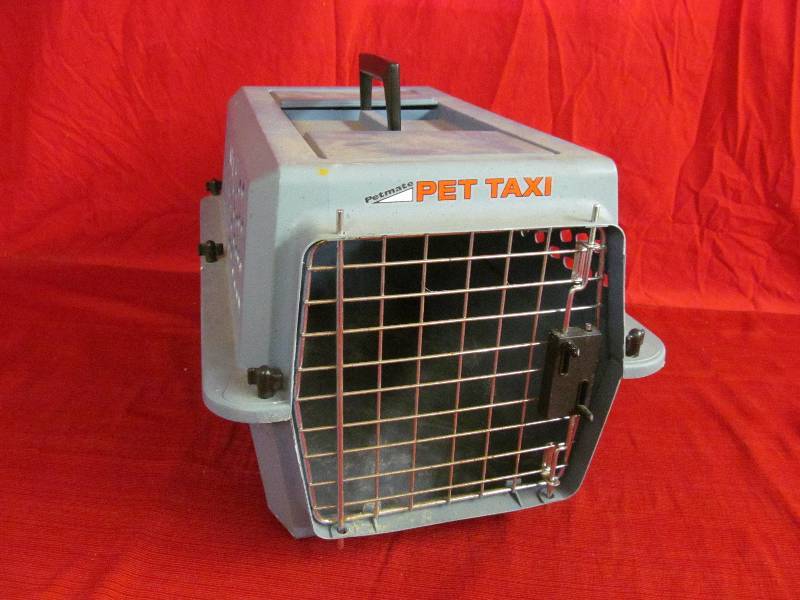 lot 17 image: pet mate pet taxi