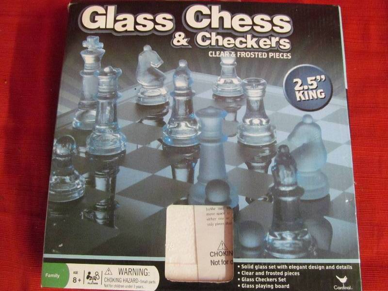 lot 23 image: Glass Chess checkers set