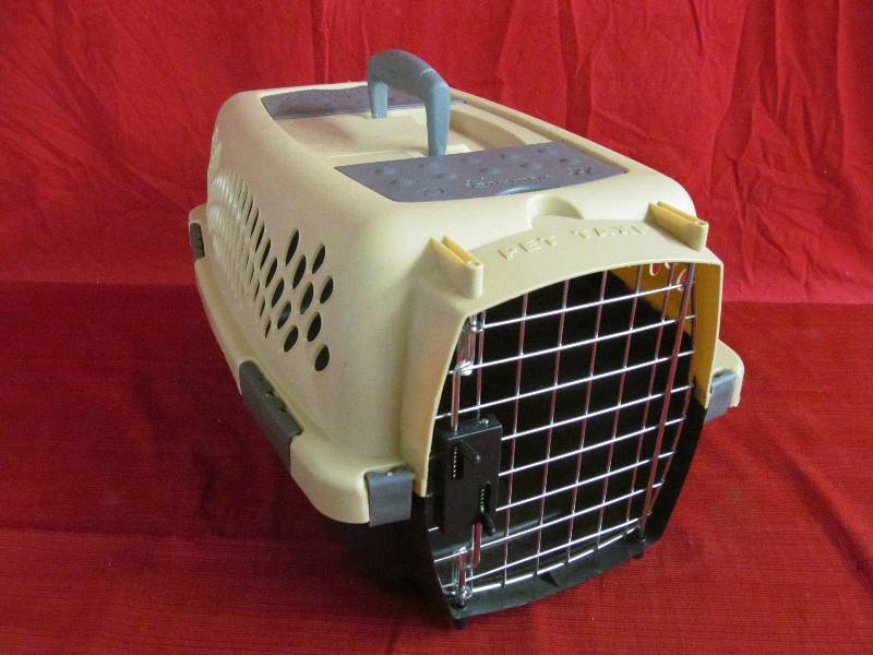 lot 30 image: pet mate pet taxi