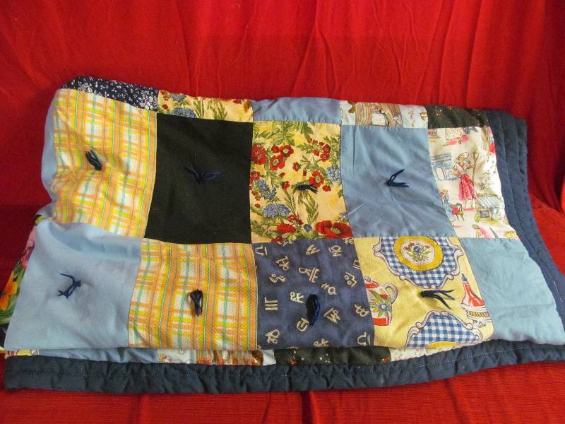 lot 34 image: quilt