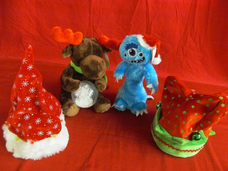 lot 39 image: holiday dcor