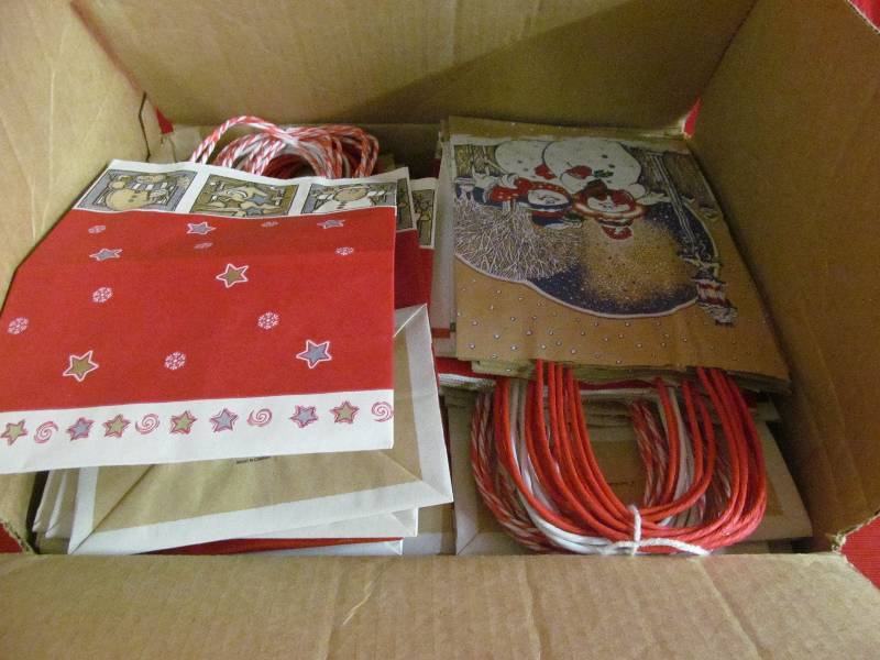 lot 63 image: gift bags