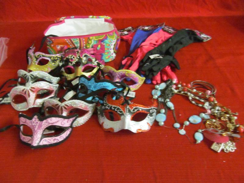 lot 72 image: costume kits