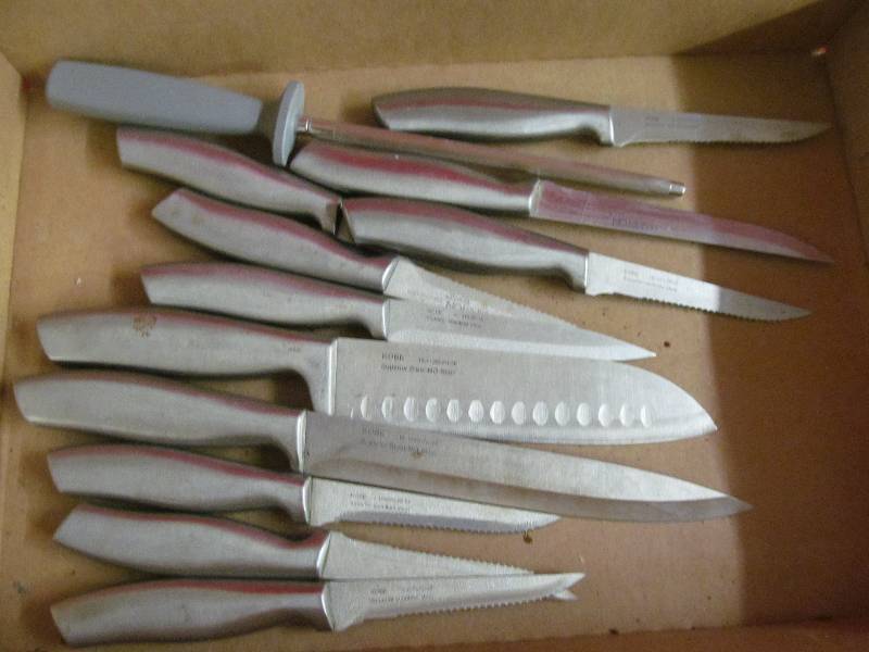 lot 73 image: knife set