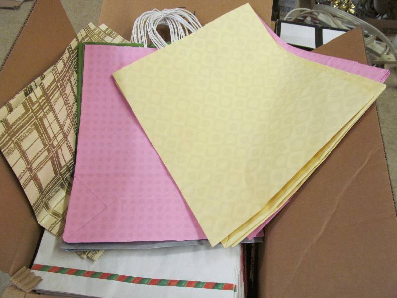 lot 81 image: gift bags