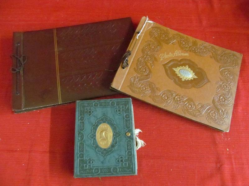 lot 102 image: Vintage Photo Albums