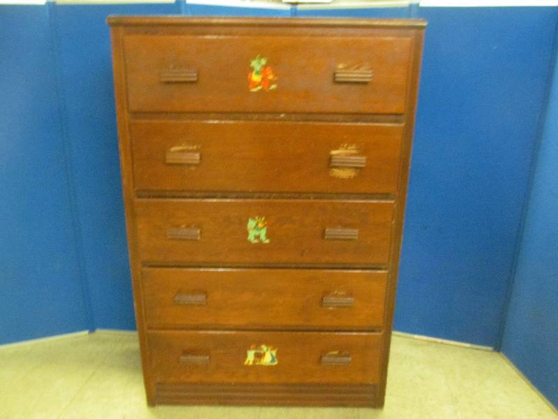 lot 112 image: Dresser