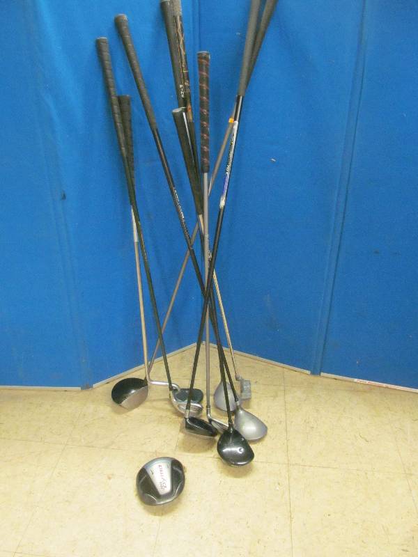 lot 119 image: Golf DriversPutters