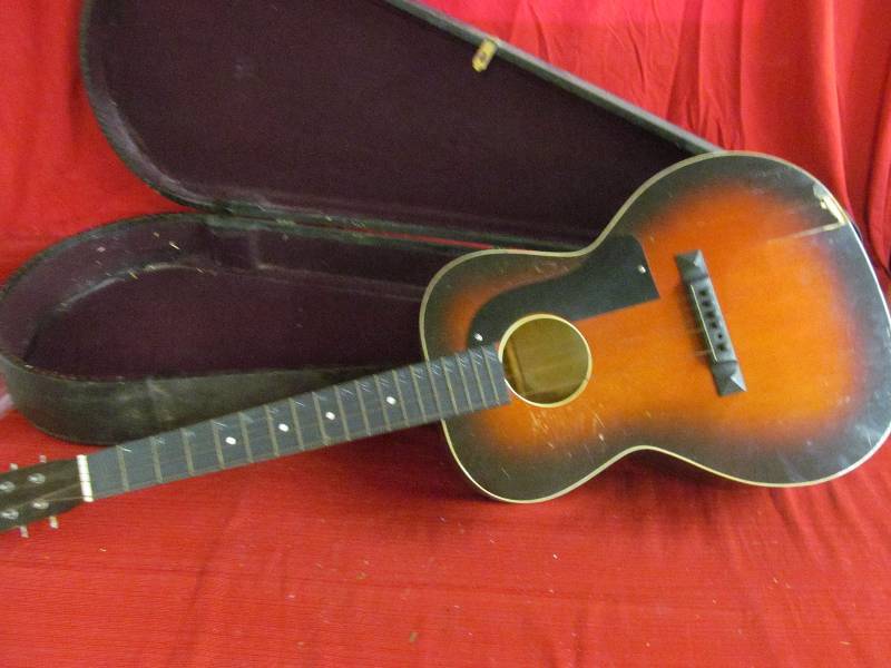lot 123 image: Guitar