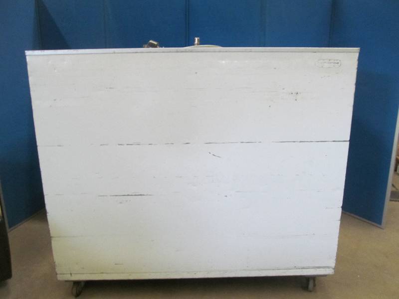 lot 126 image: commercial cooler