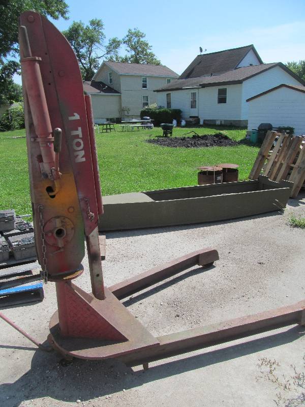lot 169 image: tool
