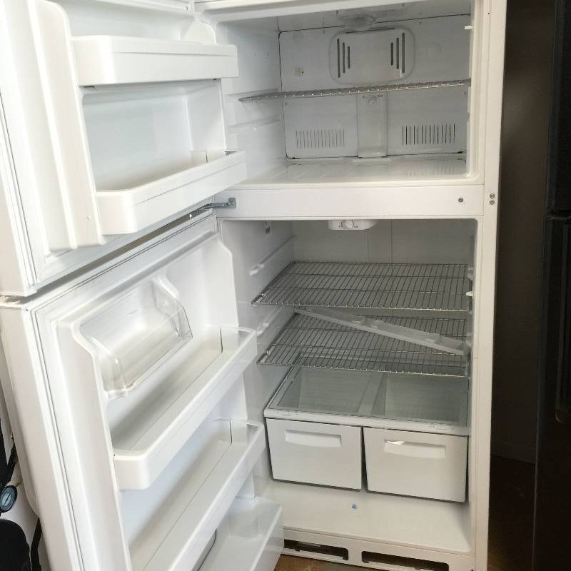 Haier Top Mount Refrigerator  18.1 cu ft  White New HRT18R1AWW