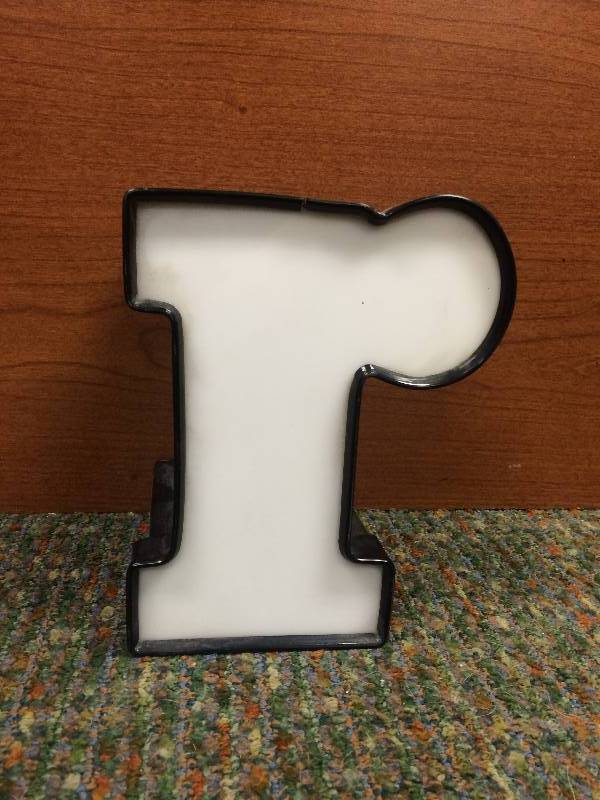 White Letter R