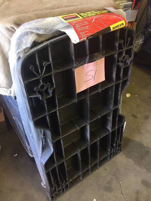 lot 51 image: Rubbermaid Home and Office Cart - no wheels
