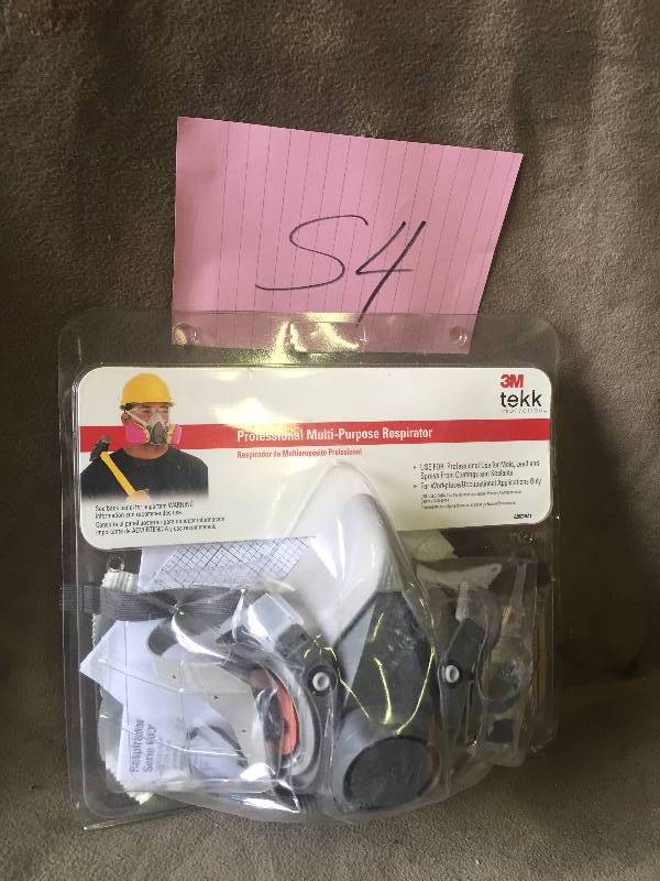 lot 54 image: 3M Professional Multi Purpose Respirator