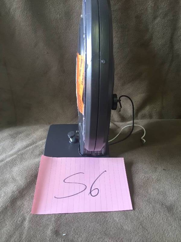 lot 56 image: Wall Mount LED Light