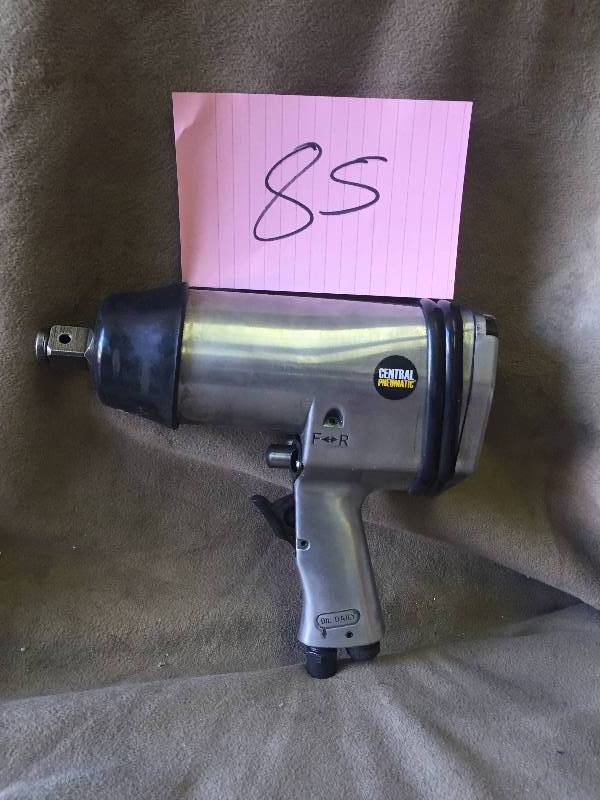 lot 85 image: Central Pneumatic 34 heavy duty air impact wrench not tested
