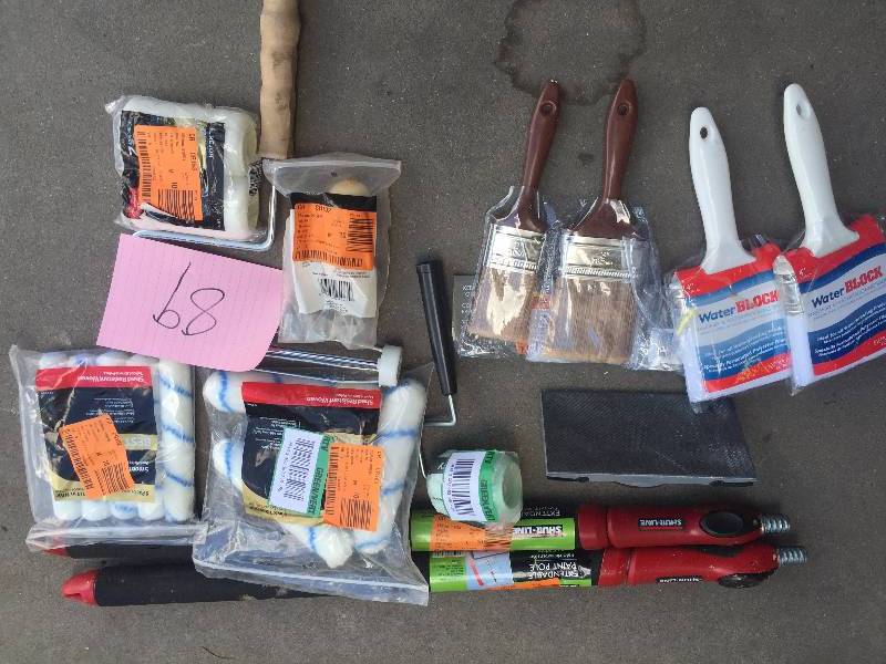 lot 89 image: Lot of assorted Painting Items