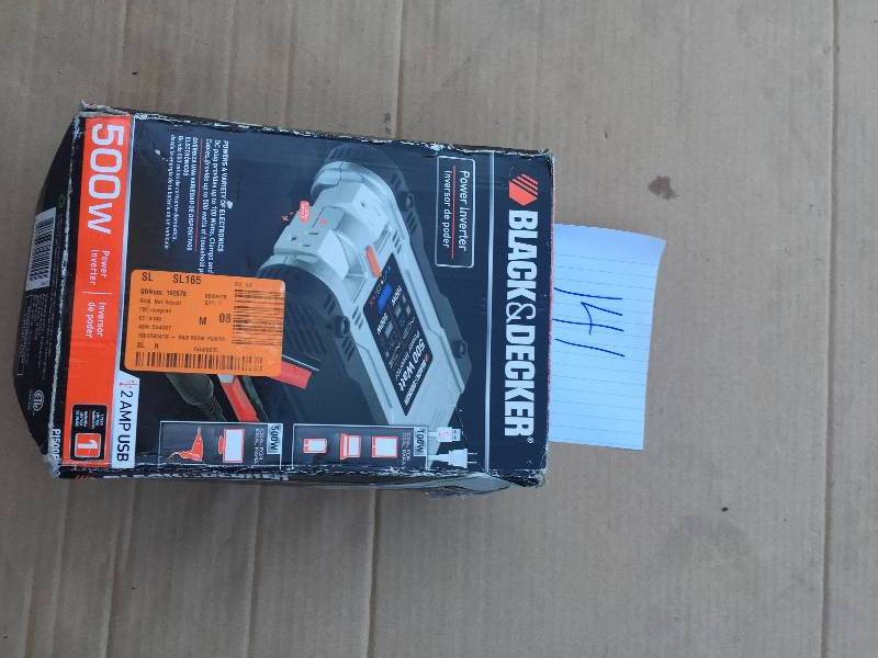 lot 141 image: Black and Decker 500 W Inverter