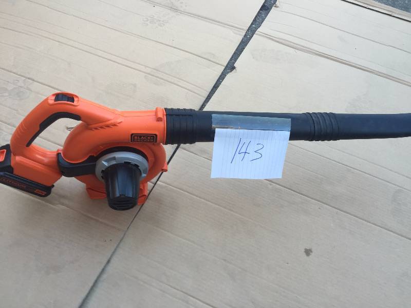 lot 143 image: Black and Decker 40 Volt Blower no charger included