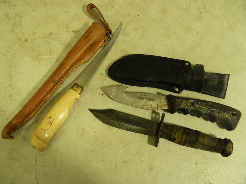 lot 37 image: Assorted Knives