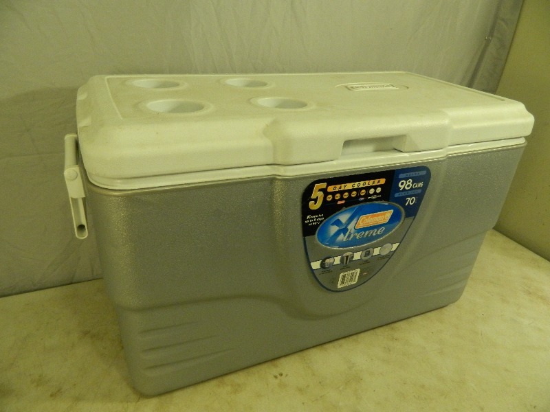 lot 41 image: Coleman Xreme Cooler