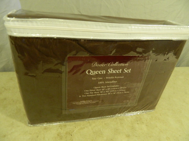 lot 69 image: New Queen Sheet Set