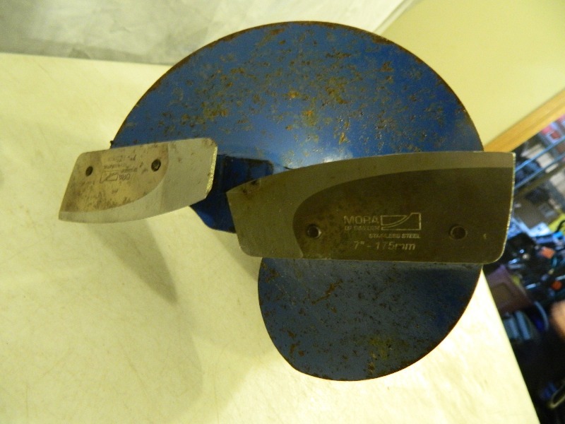 lot 76 image: Ice Auger