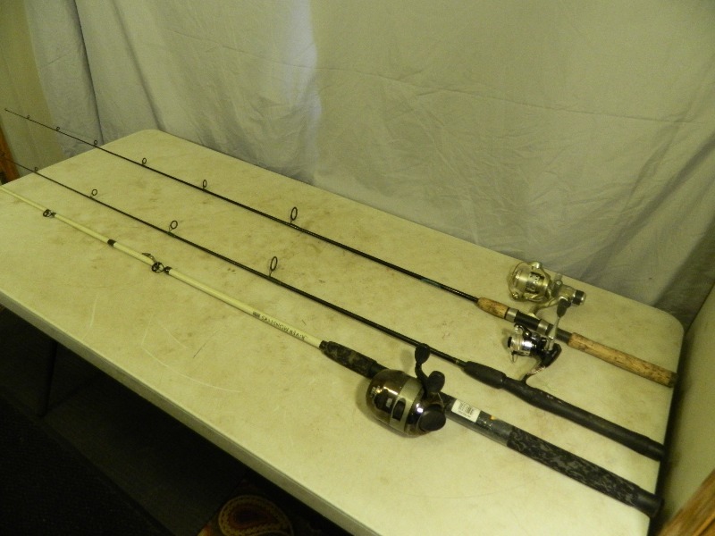 lot 78 image: 3 Fishing Rods and Reels