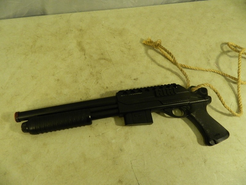 lot 96 image: Smith and Wesson Air Soft Gun