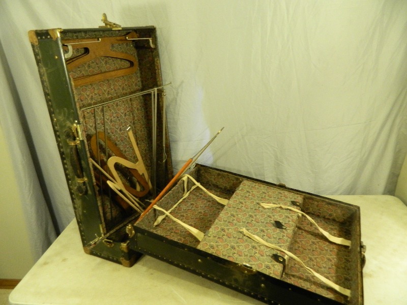 lot 112 image: Vintage Wardrobe Trunk