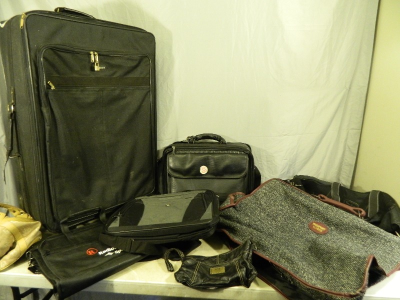 lot 146 image: Luggage, Laptop Bags, and More