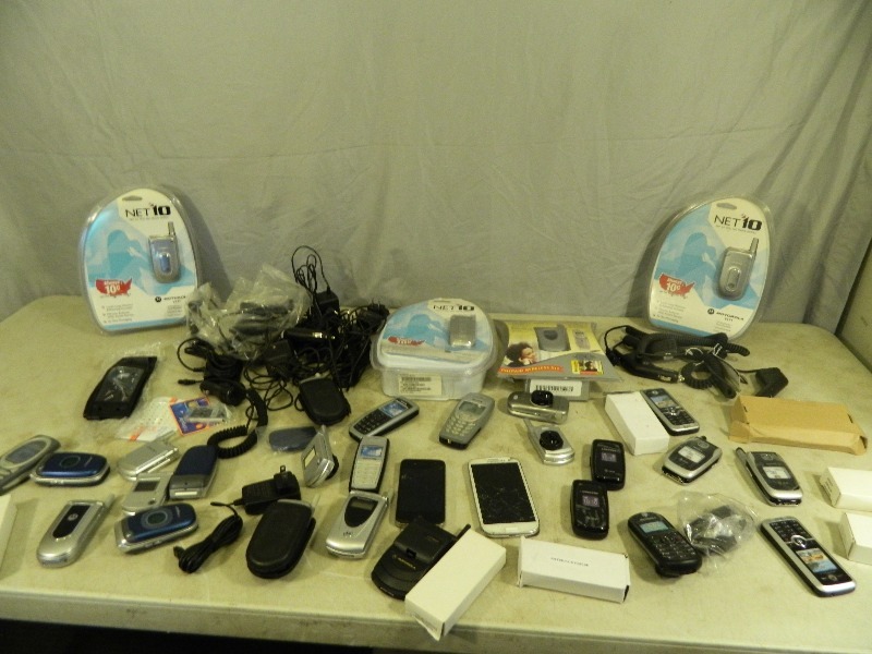 lot 149 image: New and Preowned Cellphones