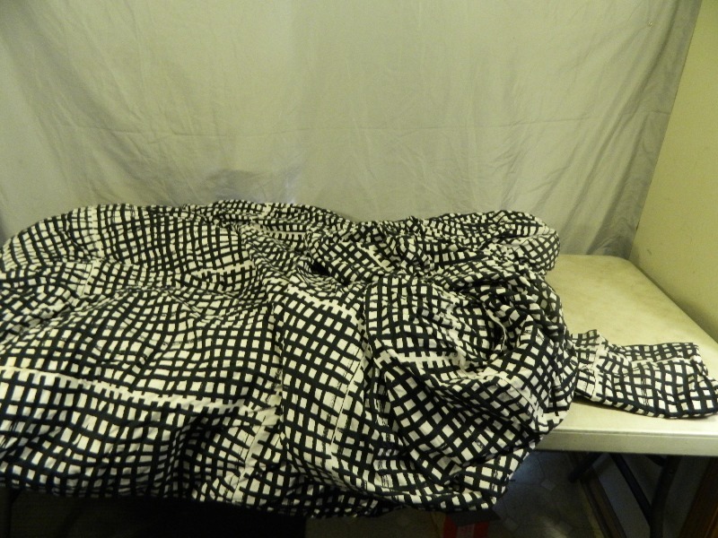lot 156 image: Ikea Duvet Cover with Duvet and Pillowcases