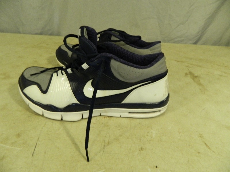 lot 174 image: Mens Nike Shoes