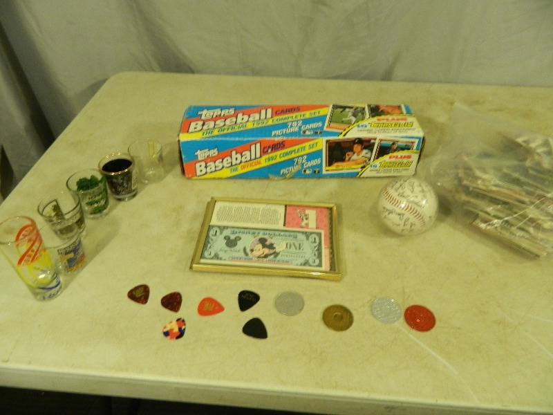 lot 177 image: Baseball Cards and Collectibles