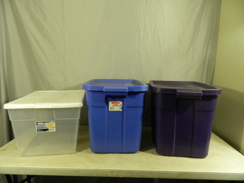 lot 184 image: 3 Totes with Lids