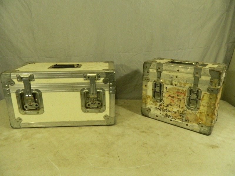 lot 186 image: 2 Locking Cases