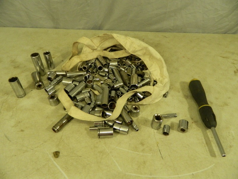 lot 195 image: Assorted Sockets