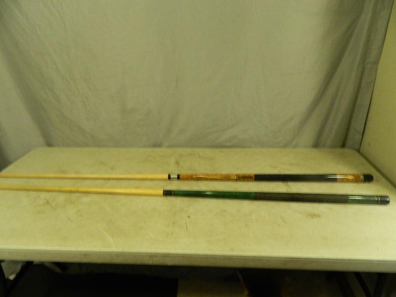 lot 199 image: 2 Pool Sticks