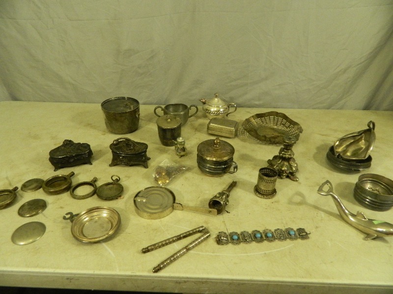 lot 201 image: Old Metal Items