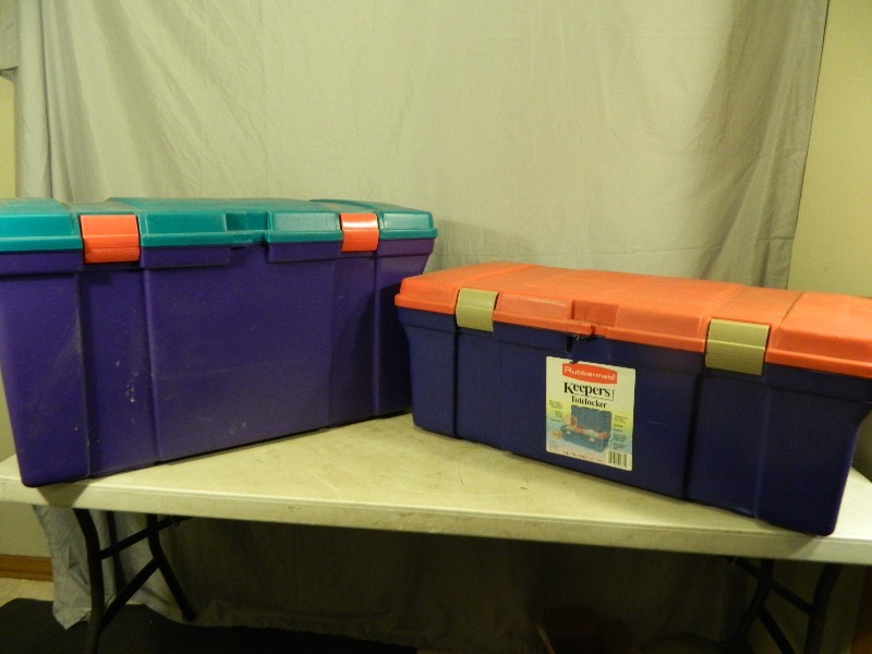 lot 202 image: 2 Totes with Lids