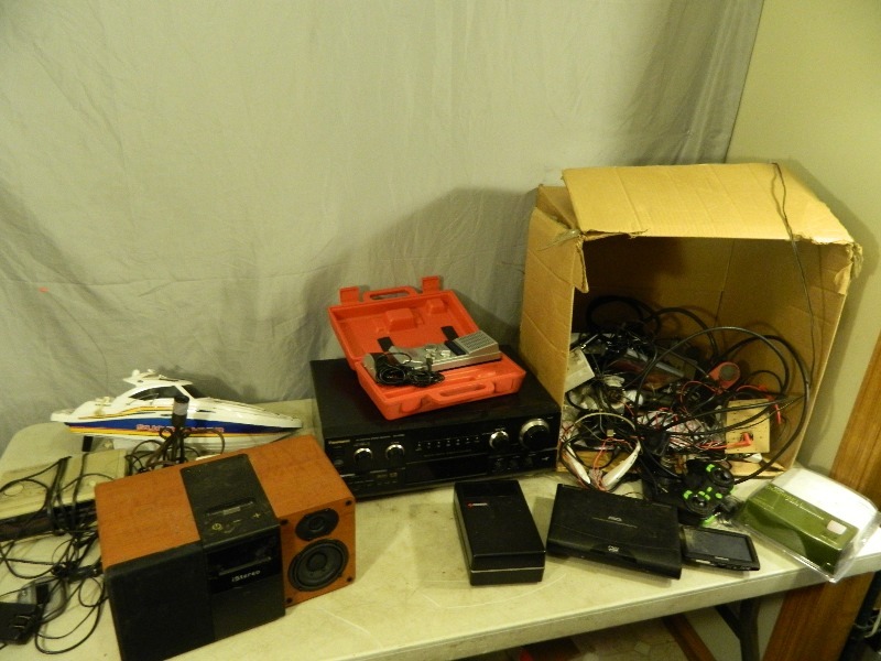 lot 222 image: Assorted Electronics