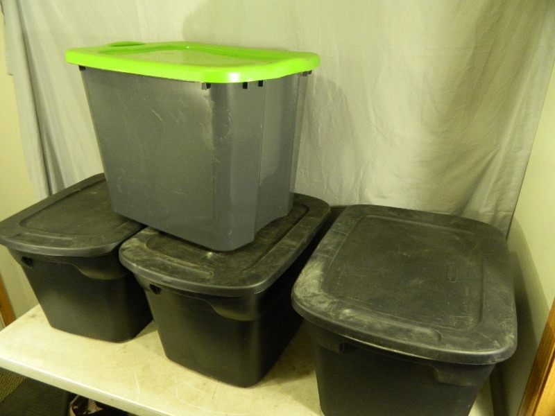 lot 234 image: 4 Totes with Lids