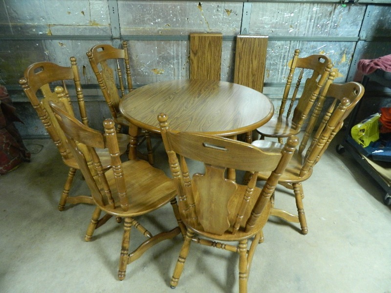 lot 27 image: Table and Chairs