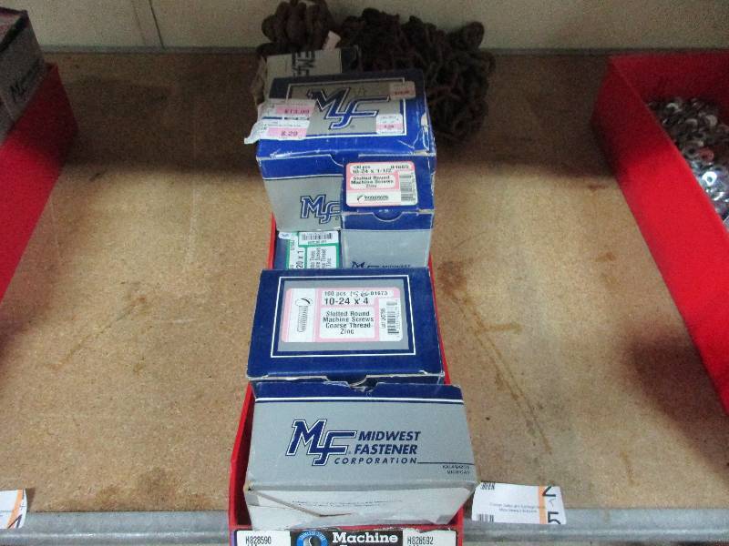 lot 5 image: Machine Screws