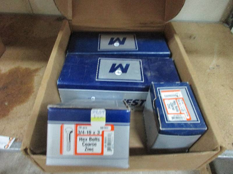 lot 10 image: 34 bolts