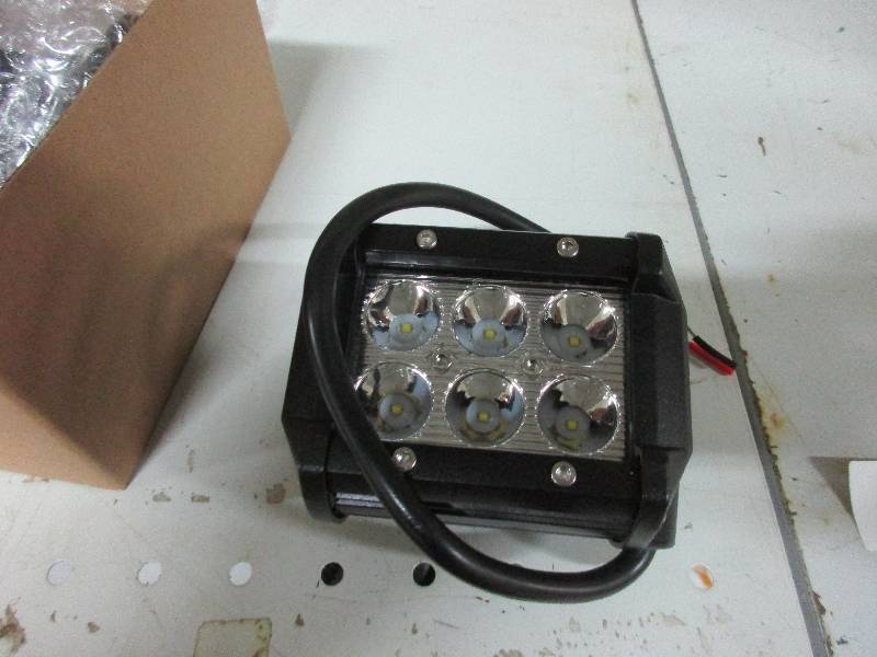 lot 31 image: 4 Led lights